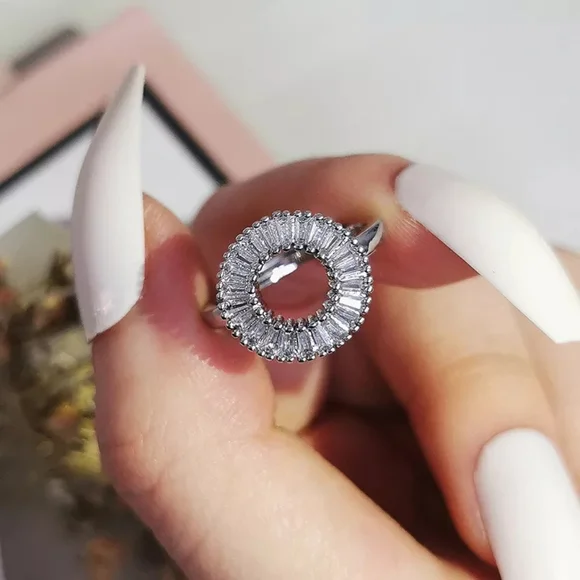 Sparkling Round Adjustable Ring - Picture 3 of 3